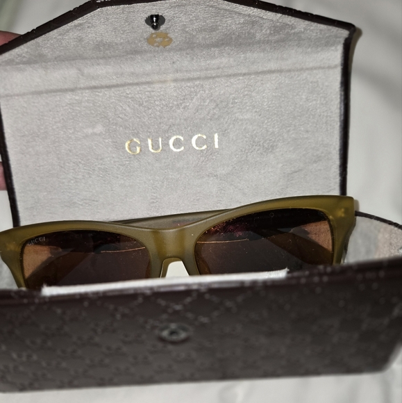 Gucci  Sunglasses - Picture 2 of 5